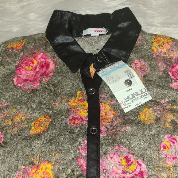 Bongo Floral Lace Top w/ faux Leather Trim- Small- NWT - Picture 3 of 4